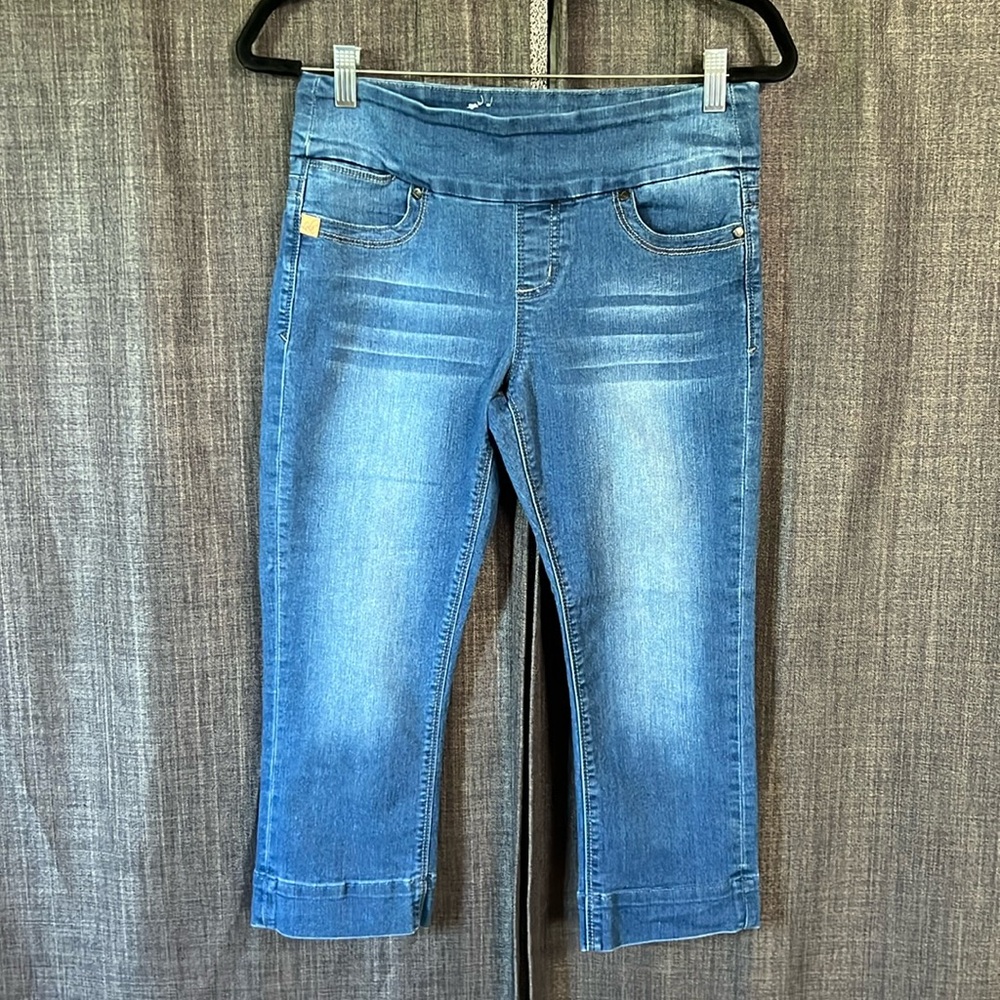Lola mid rise capri jeans size 4